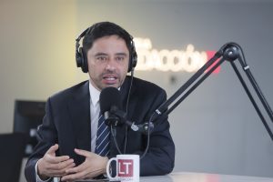 Rodolfo Carter critica a Boric por mezclar intereses personales en política exterior tras ataque de EE.UU. a Irán