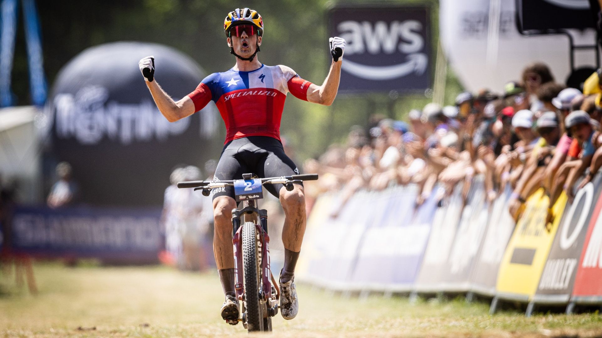 Martín Vidaurre, primer chileno campeón mundial de ciclismo de montaña: “En Chile no hay condiciones óptimas para entrenar”