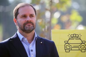 Alcalde de Providencia exige agilizar reparaciones en puente Lo Saldes ante congestión vehicular