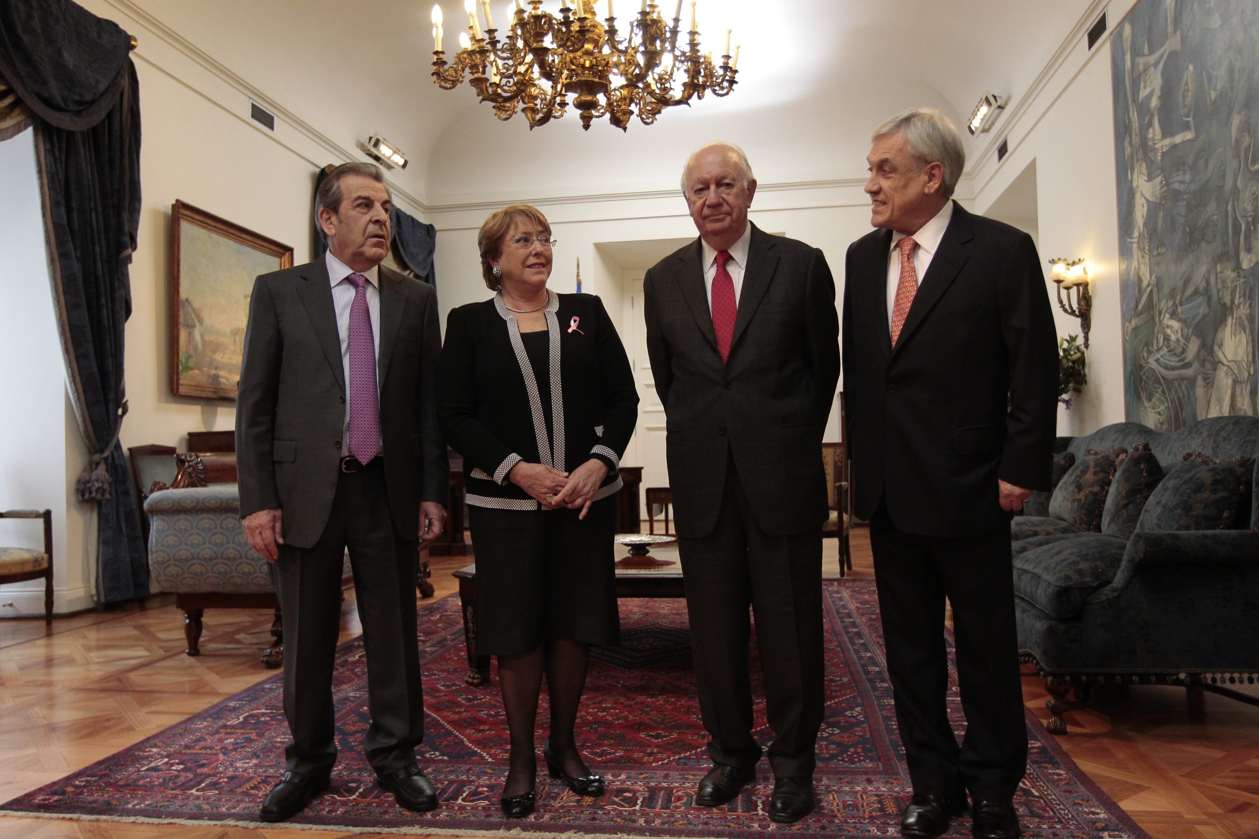 Vacío legal en pagos a expresidentes: asignaciones sin respaldo constitucional ni legal