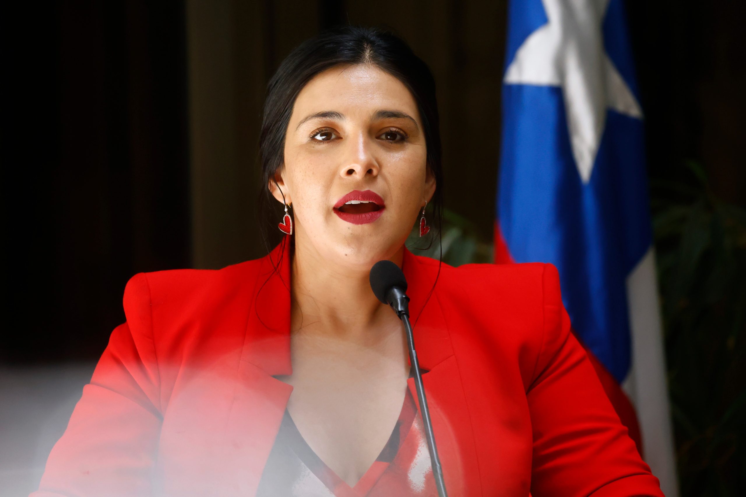 Lautaro Carmona descarta discusión sobre candidatura de Karol Cariola al Senado y aboga por respeto al proceso legal