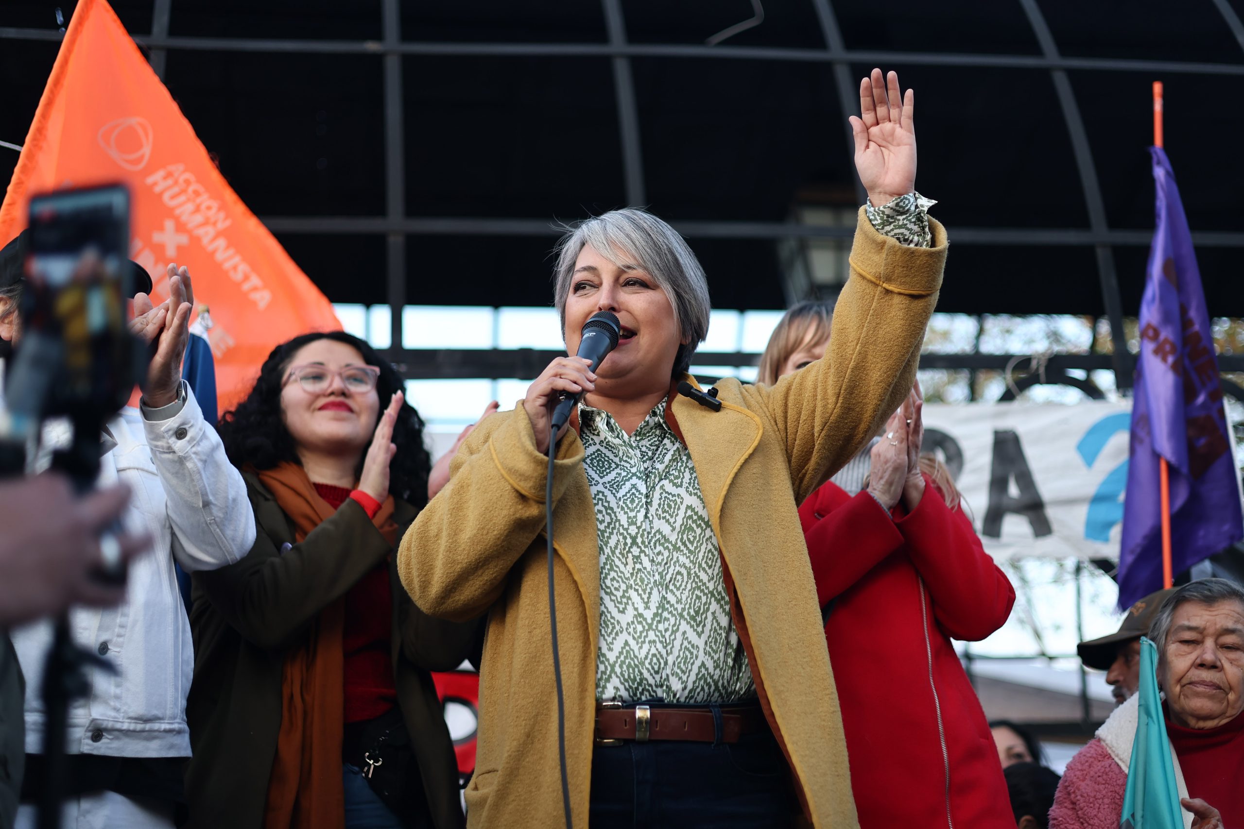 Jeannette Jara gana primaria y será la candidata oficialista para las elecciones presidenciales de noviembre