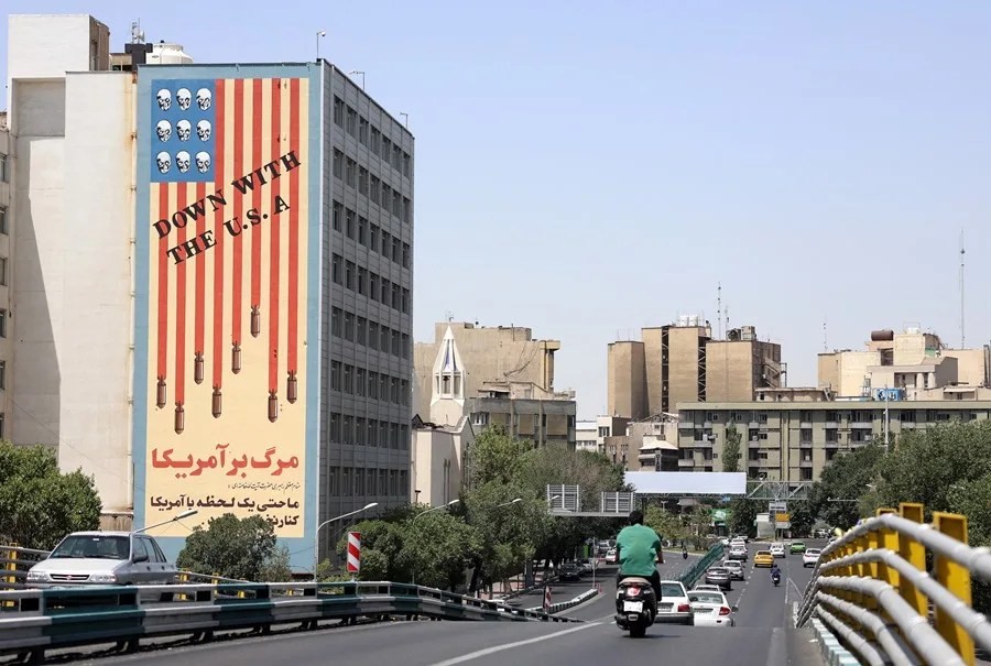 Estados Unidos advierte a Irán sobre posibles respuestas militares sin buscar un conflicto abierto