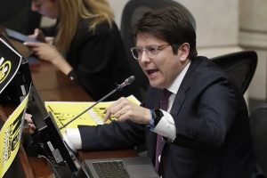 Atentado en Bogotá afecta al precandidato presidencial Miguel Uribe Turbay