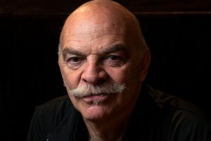 Martín Caparrós enfrenta su enfermedad y comparte sus memorias