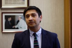 CDE presenta querella contra diputado Calisto por presunto fraude en uso de asignaciones parlamentarias