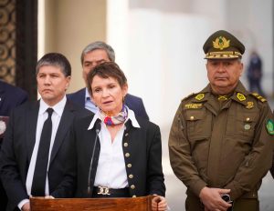 General Ricardo Yáñez revela tensiones con autoridades civiles tras su renuncia a Carabineros