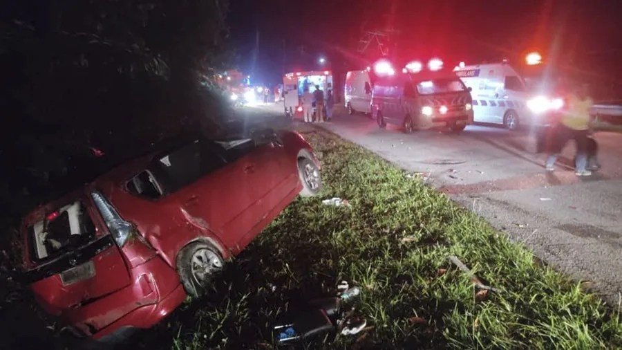 Tragedia en Malasia: Fallecen 15 universitarios en accidente de tránsito en Perak