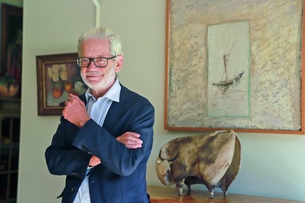 Economista Juan Andrés Fontaine advierte sobre riesgos externos que afectan la economía chilena