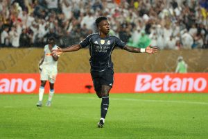 Real Madrid avanza como líder y esquiva al Manchester City en octavos del Mundial de Clubes