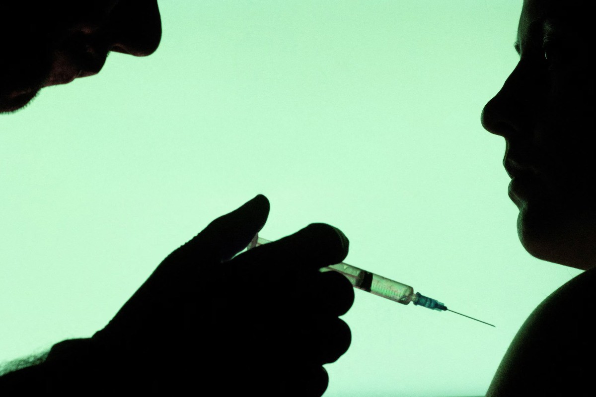 Experta en vacunas renuncia ante decisiones que podrían poner en riesgo la salud pública en EE. UU.