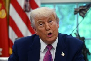 Donald Trump advierte a Irán que evacue Teherán ante escalada bélica