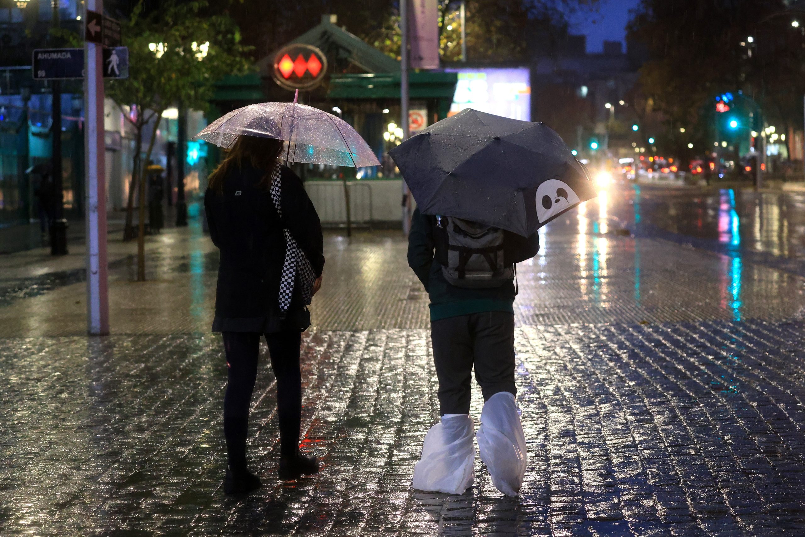 Sistema frontal provoca intensas lluvias y vientos en Chile, afectando varias regiones