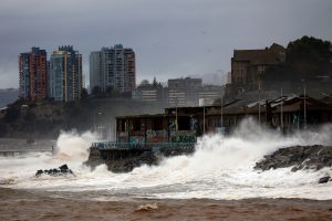 Senapred emite alerta temprana en Valparaíso por sistema frontal y marejadas