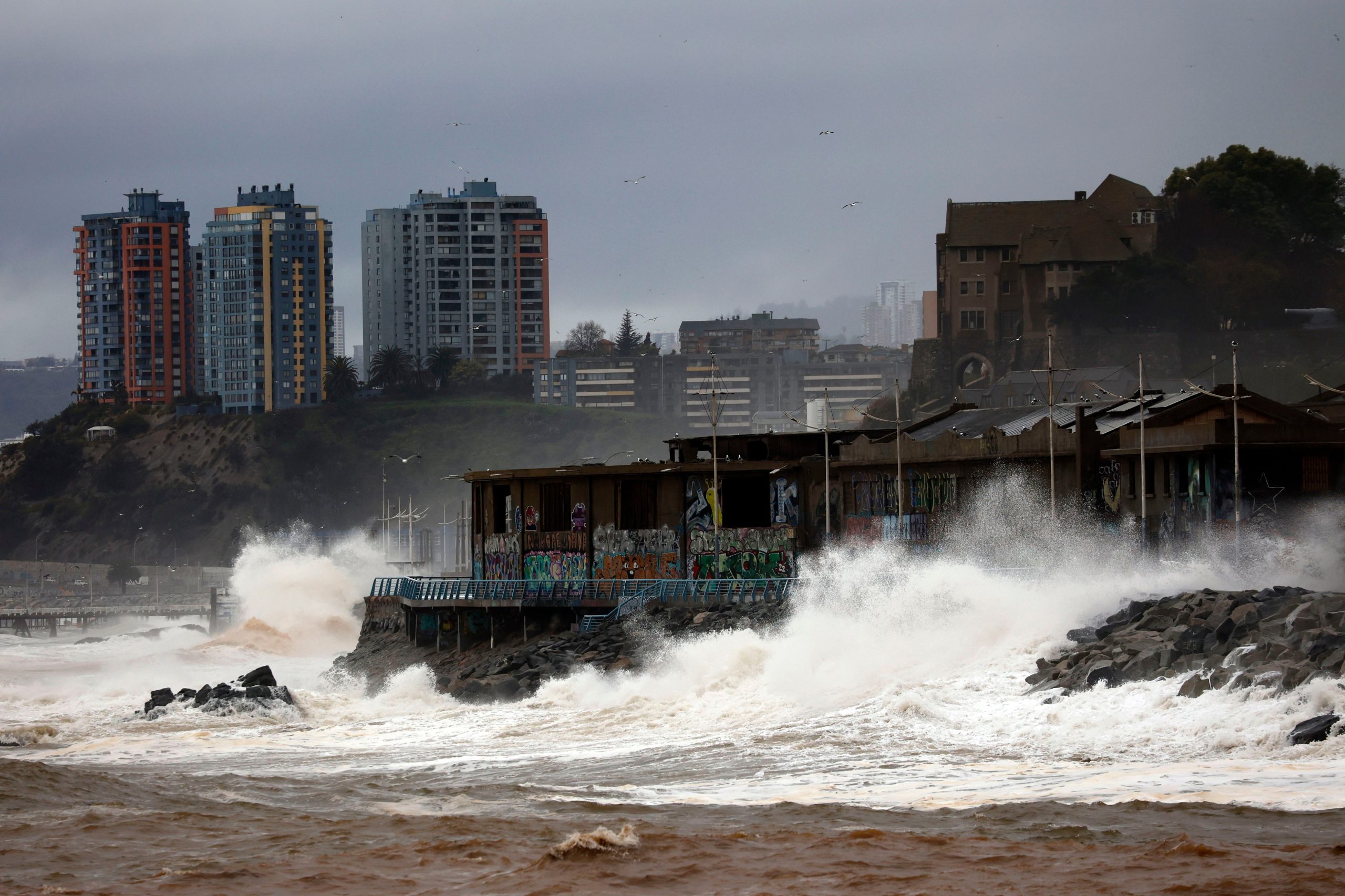 Senapred emite alerta temprana en Valparaíso por sistema frontal y marejadas