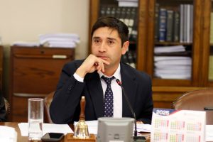 CDE presenta querella contra diputado Miguel Ángel Calisto por presunto fraude al Fisco