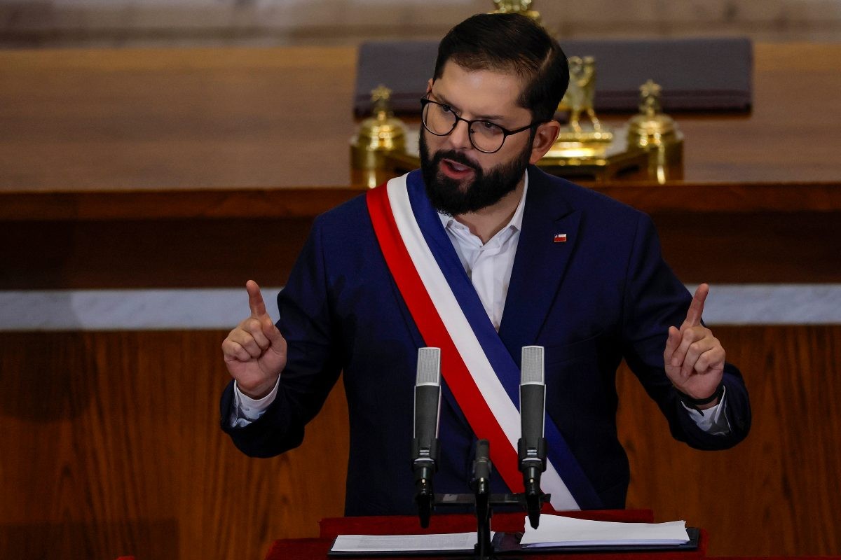 Apoyo del oficialismo a las declaraciones de Boric sobre ataque de EE.UU. en Irán genera debate interno