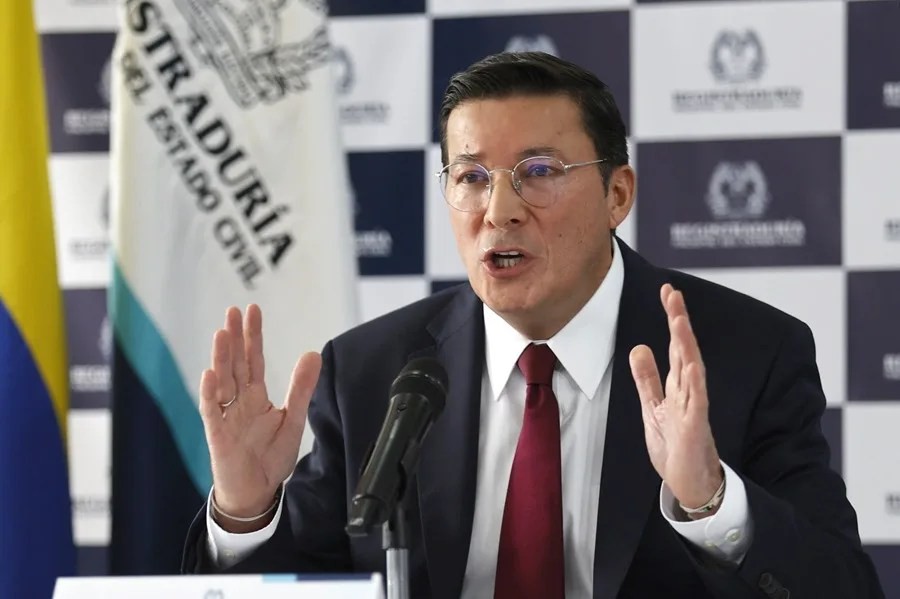 Autoridad electoral colombiana deja en manos de las altas cortes la decisión sobre la consulta popular convocada por Petro