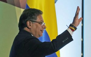 Gustavo Petro exige firma de ministros para decreto de consulta popular sobre reforma laboral en Colombia