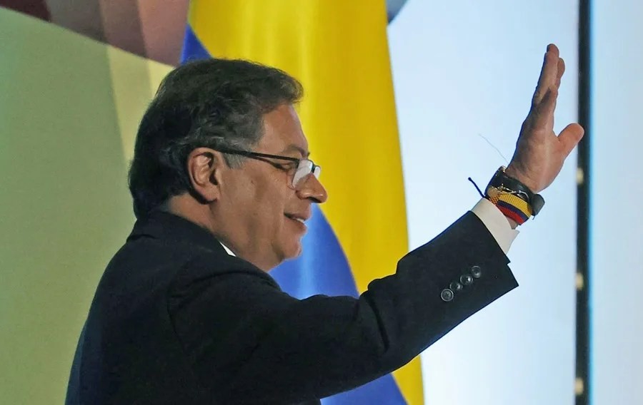 Gustavo Petro exige firma de ministros para decreto de consulta popular sobre reforma laboral en Colombia