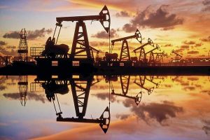 Experto advierte exceso de optimismo tras baja del petróleo por tregua en Medio Oriente