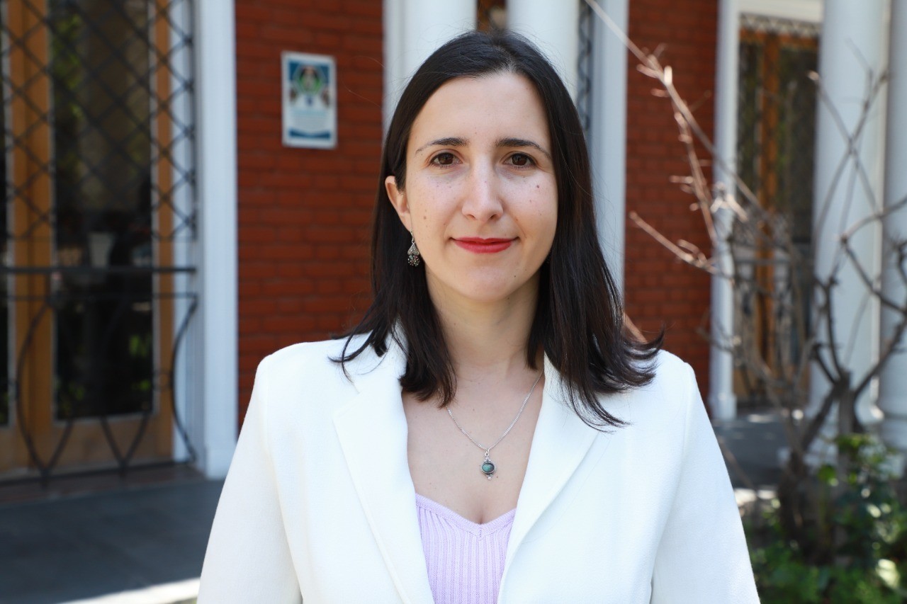 Colegio Médico exige al gobierno limitar la jornada laboral de médicas embarazadas a 44 horas semanales