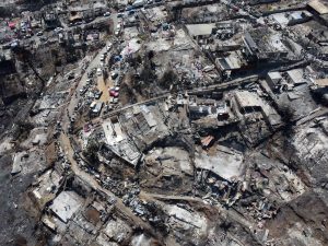 Damnificados por megaincendio en Valparaíso exigen liderazgo único en proceso de reconstrucción