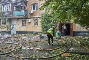 Ataque ruso en Járkov deja al menos tres fallecidos y decenas de heridos