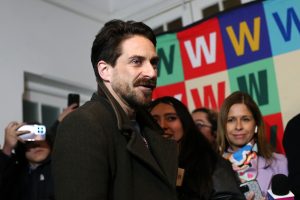 Gonzalo Winter reconoce triunfo de Jeannette Jara y asegura respaldo del Frente Amplio