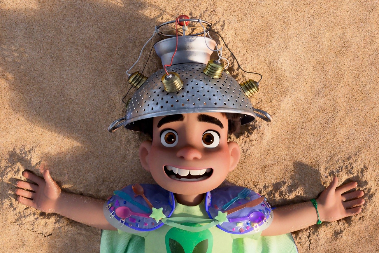 Pixar presenta ‘Elio’, una aventura espacial que explora la conexión entre un niño y el universo