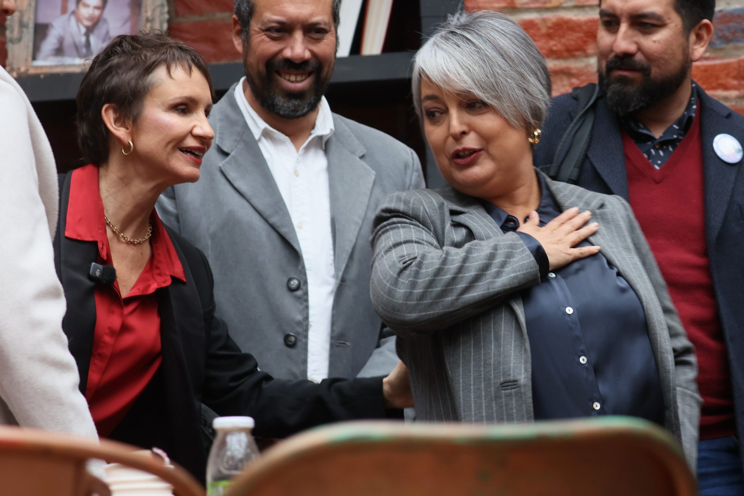 Jeannette Jara expresa sorpresa y tristeza por minuta del comando de Carolina Tohá que la vincula con la derecha