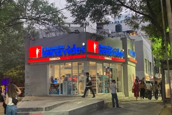 Justicia rechaza recurso de Walgreens para anular prohibición en venta de Farmacias Benavides