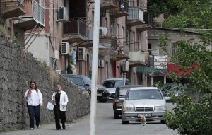 Aumentan las tensiones en la frontera de Armenia con Azerbaiyán y avivan el temor a un conflicto armado