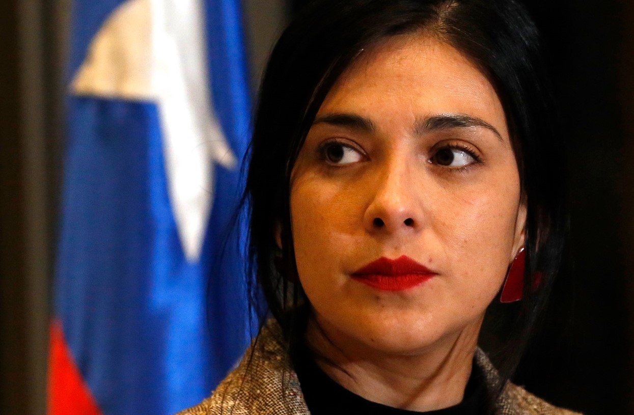 Karol Cariola denuncia filtraciones y defiende su postura tras revelaciones de chats y resoluciones judiciales