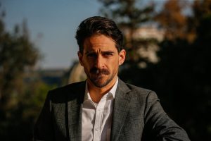 Controversia por inclusión de figuras públicas en franja electoral del Frente Amplio en Chile