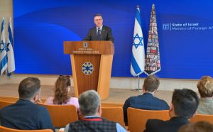 Israel afirma haber retrasado en años el desarrollo nuclear de Irán mediante ataques militares