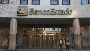 Nuevas renuncias y despidos en el sector público por uso indebido de licencias médicas tras informe de Contraloría