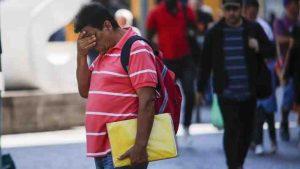 Expertos insisten en que Chile enfrenta una emergencia laboral no reconocida por el Gobierno