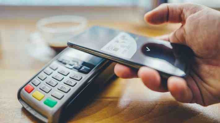 Nueva normativa de seguridad en pagos electrónicos genera debate en el mercado financiero chileno