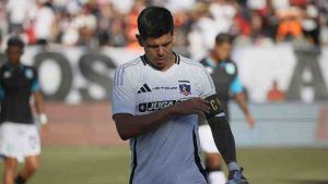 Pavez enfrenta incertidumbre en Colo Colo tras rechazo a la jineta de capitán