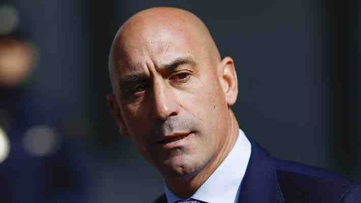 Tribunal español confirma sanción a Luis Rubiales por beso no consentido a Jenni Hermoso