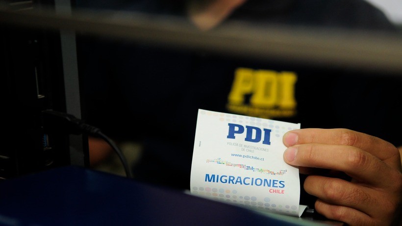 Ciudadano chileno es deportado desde Argentina y detenido en Pino Hachado por múltiples delitos