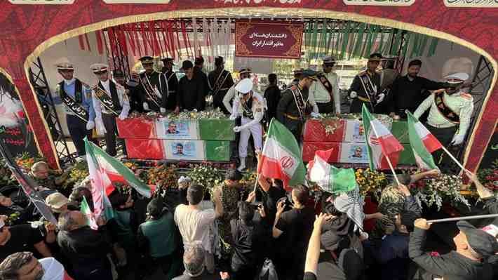 Irán rinde homenaje nacional a altos mandos y científicos tras el conflicto de 12 días con Israel