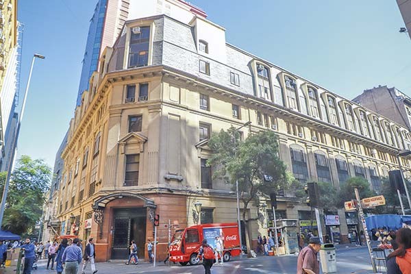 Inmobiliaria Cassá Estudio adquiere emblemático edificio en Santiago para convertirlo en viviendas