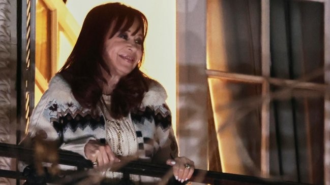 Cristina Fernández inicia su condena en prisión domiciliaria en Buenos Aires