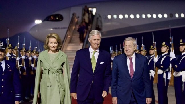 Reyes de Bélgica regresan a Bruselas tras dos días varados en Antofagasta por avería en su avión