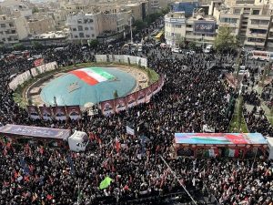 Irán inicia funerales de militares y científicos fallecidos tras ataques israelíes