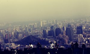 Chile enfrenta proyecciones de crecimiento económico más bajas en América Latina para 2025