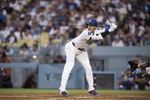 Controversia por interpretación del himno en español en estadio de Los Ángeles genera debate social