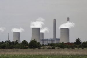 Mecánicos de townships en Sudáfrica se unen para fortalecer sus negocios locales